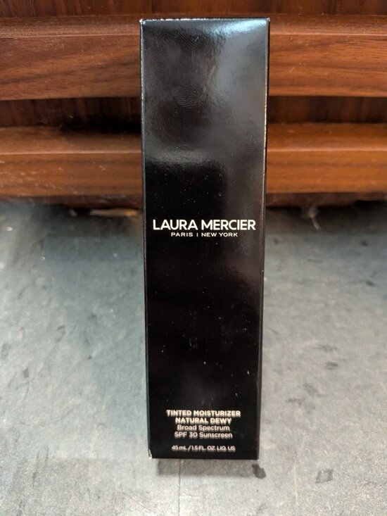 laura mercier Other - Laura Mercier Long-Wear Tinted Moisturizer Natural Dewy SPF 30 with Hyaluronic A